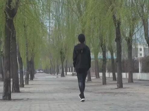 德州联运一的哥犯花痴 尾随妙龄女子1个多小时