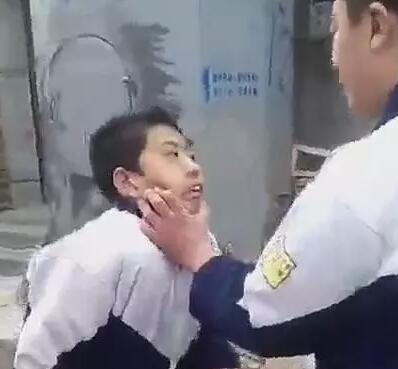 ��������һ��������У԰���� ����˴�����߲�¼����Ƶ 