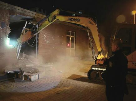 休假不休班 济南城管全员奋战在城市保洁和城管执法一线