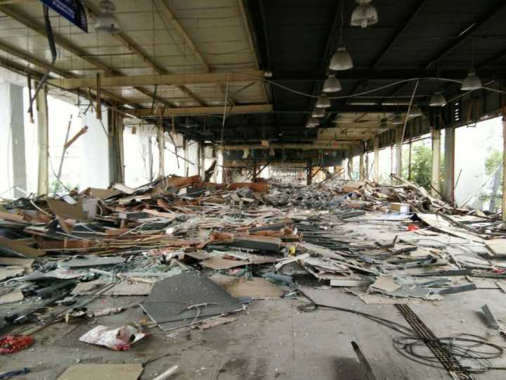 顺河高架桥下三大主体违建拆完 茶城业户开始搬迁