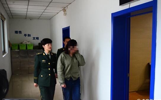 青岛90后女孩谎称有关系诈骗60万 与前男友求复合不成