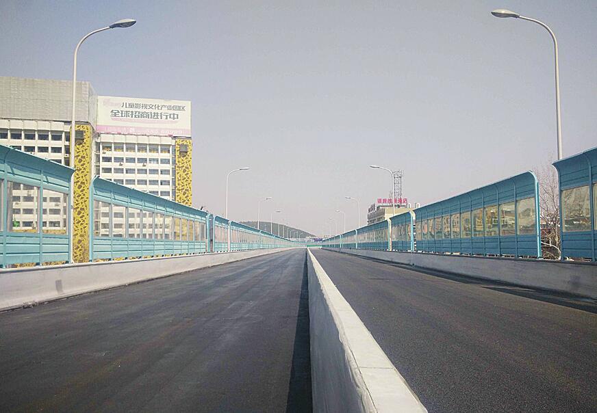 顺河高架南延一期地面路下周二铺沥青