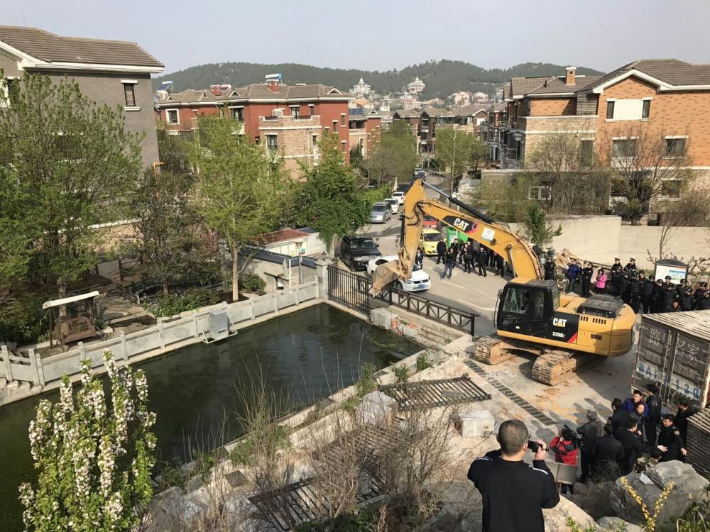 国华东方美郡20户占山违建被强拆 园林部门将着手恢复山体绿化