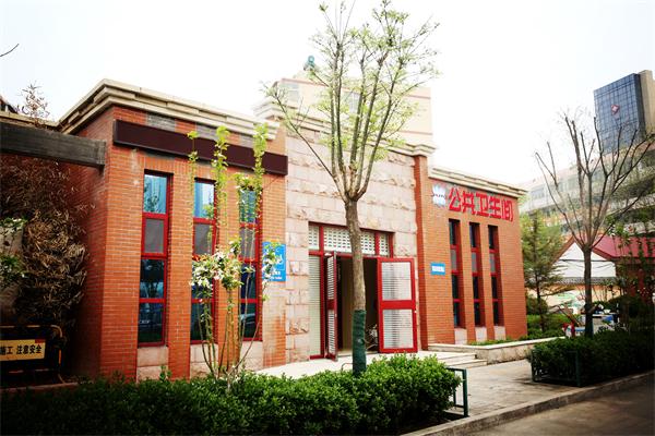 四处高标准公厕亮相槐荫街头