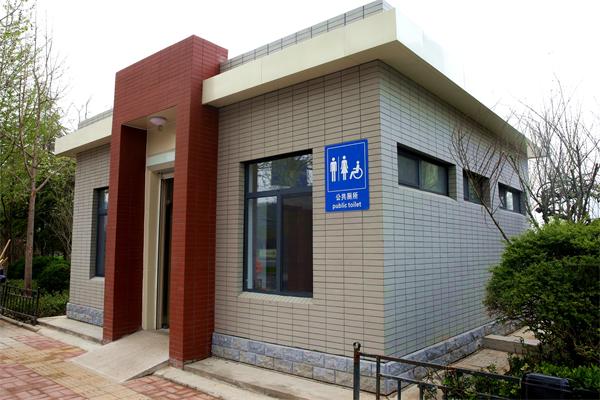 四处高标准公厕亮相槐荫街头