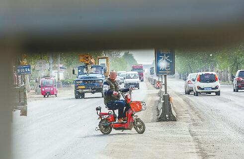 308国道一月内连发10起货车事故 救援成消防队“主业”