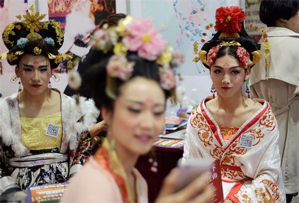 山东美业艺术节美发大赛秀出“顶上功夫”