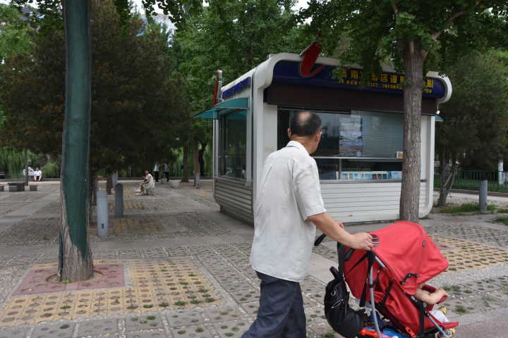 “新动作”不断 泉城广场综合整治持续进行