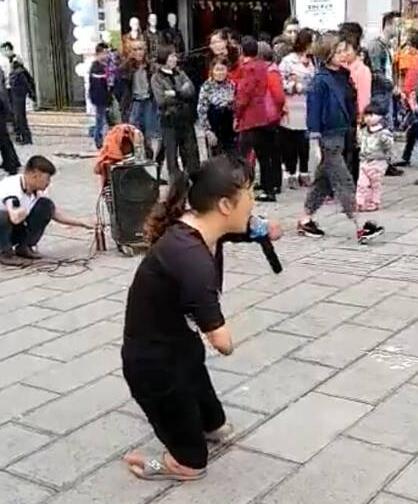 ɽ������15��ǰʧ��ŮĲ����м� ��ͷ��������