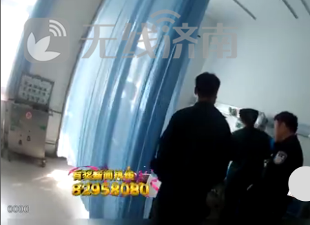 为好人点赞!女子跳河轻生 济南保安奋不顾身把人救起