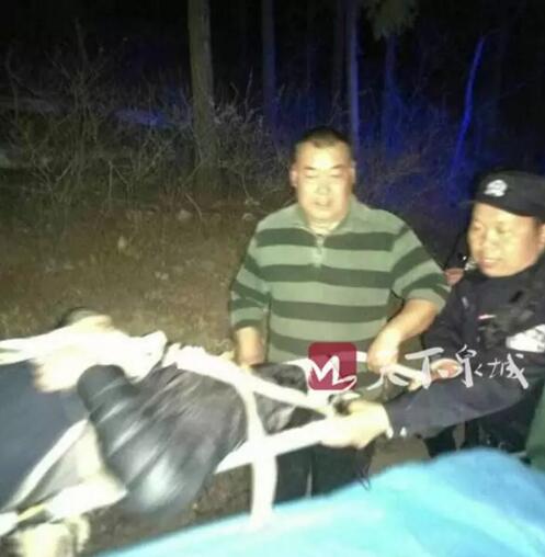 俩青岛游客被困千佛山 服用过安眠药疑似相约来济轻生