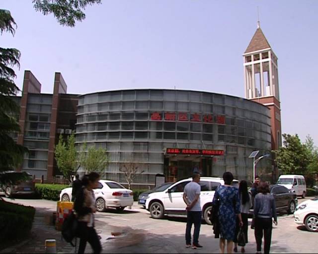 济南伊顿幼儿园地租到期欲搬往售楼处 家长不满讨说法