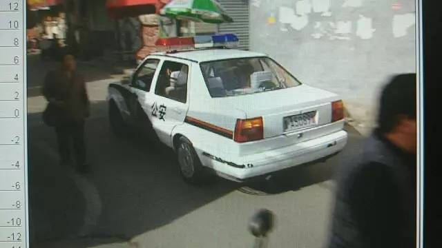 济南男子在102路公交车殴打老人 原因竟是为了一个西瓜