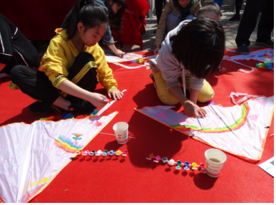 “春暖花开 缤纷明湖” 社区活动让社区更和谐