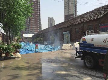 中大槐树街道督查建筑工地扬尘污染