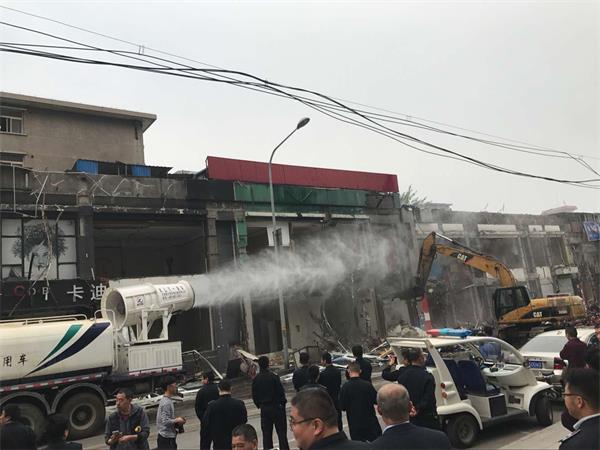山师东路沿街商铺今日开始拆除 违建面积3万平方米