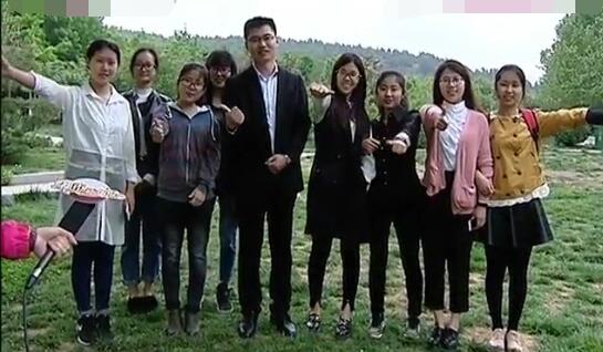 济南大学现最牛学霸宿舍 十二名女生全考上名校研究生