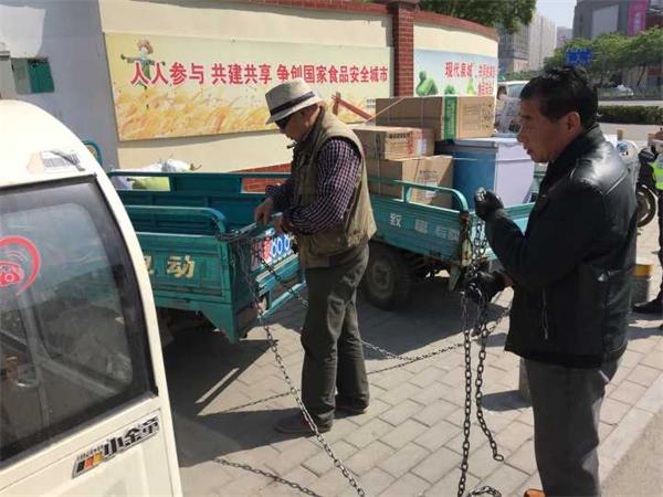 济南严查“三四轮”催生摩托车报考热 有驾校4月报名数顶去年一年