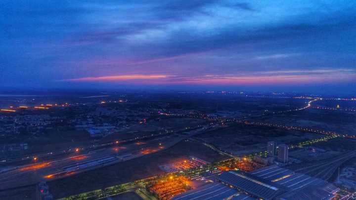 辣眼！夜幕下的济南西城如此璀璨