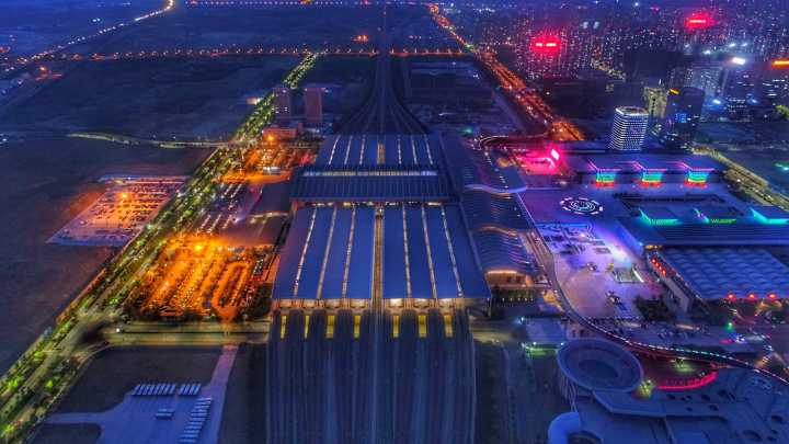 辣眼！夜幕下的济南西城如此璀璨