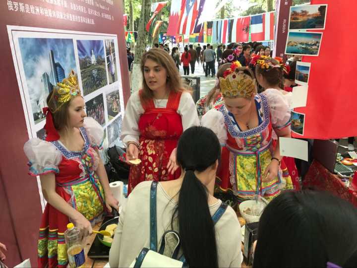 山东大学举办国际文化节 来这里感受异国风情吧