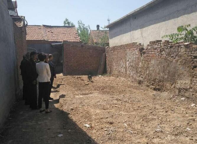 济阳社区旱厕被拆800居民如厕难 冲水式厕所不见踪影