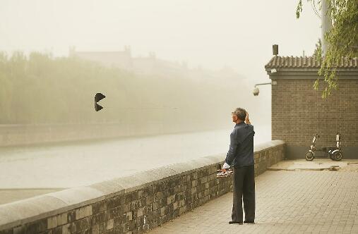高能预警！昨天“吞没”北京的沙尘今天可能路过济南 