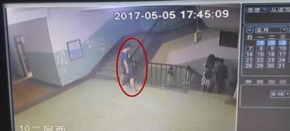 山师惊现猥琐男专去女厕摸完就跑 类似事件不是头一次发生