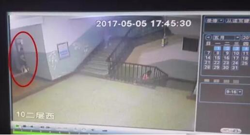 山师惊现猥琐男专去女厕摸完就跑 类似事件不是头一次发生