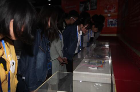 齐鲁工大化工学院学生戒毒所中度过特殊青年节