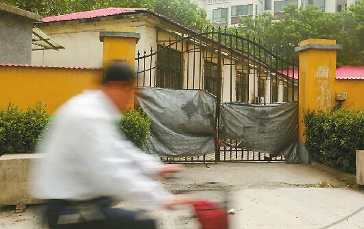 三处违建强拆两年仍纹丝不动 位于堤口路花样年华小区