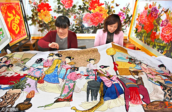 山东淄博：“绣娘”巧手织绣美好生活