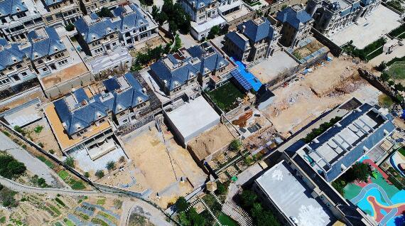 济南中海国际社区别墅区违建扎堆 高空俯瞰场面惊人