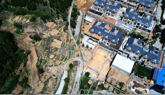 济南中海国际社区别墅区违建扎堆 高空俯瞰场面惊人