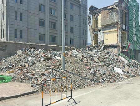 济南部分地区建筑垃圾难及时清运 建绿透绿不同步