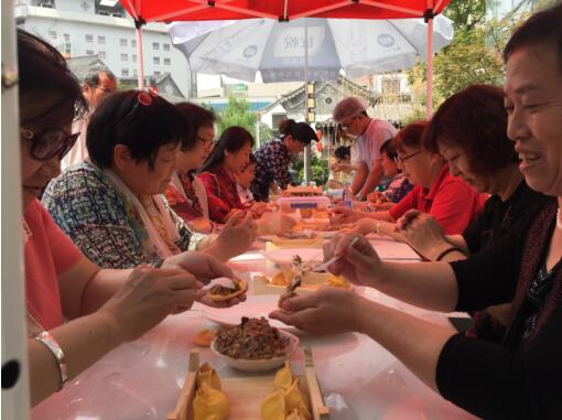 “包”出母亲的爱 舜井社区举行“亲子厨房”包饺子大比拼