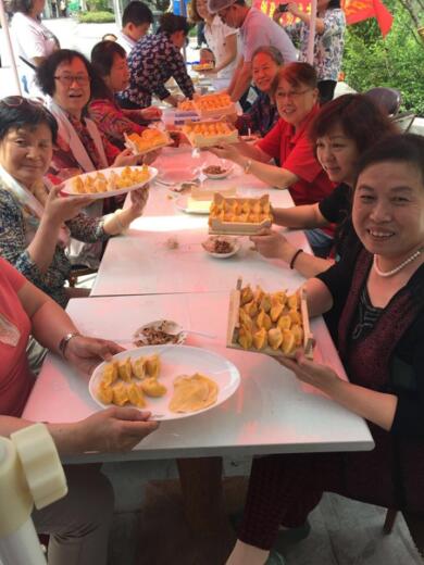 “包”出母亲的爱 舜井社区举行“亲子厨房”包饺子大比拼