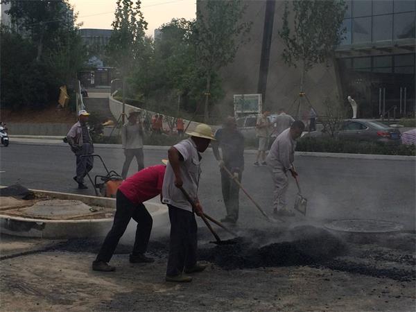 济南共青团路进入通车前的最后“疯狂”