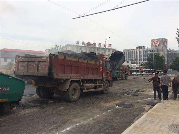 济南共青团路进入通车前的最后“疯狂”