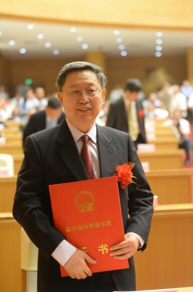 山东省科学技术最高奖颁发 中科院海洋所胡敦欣院士摘取