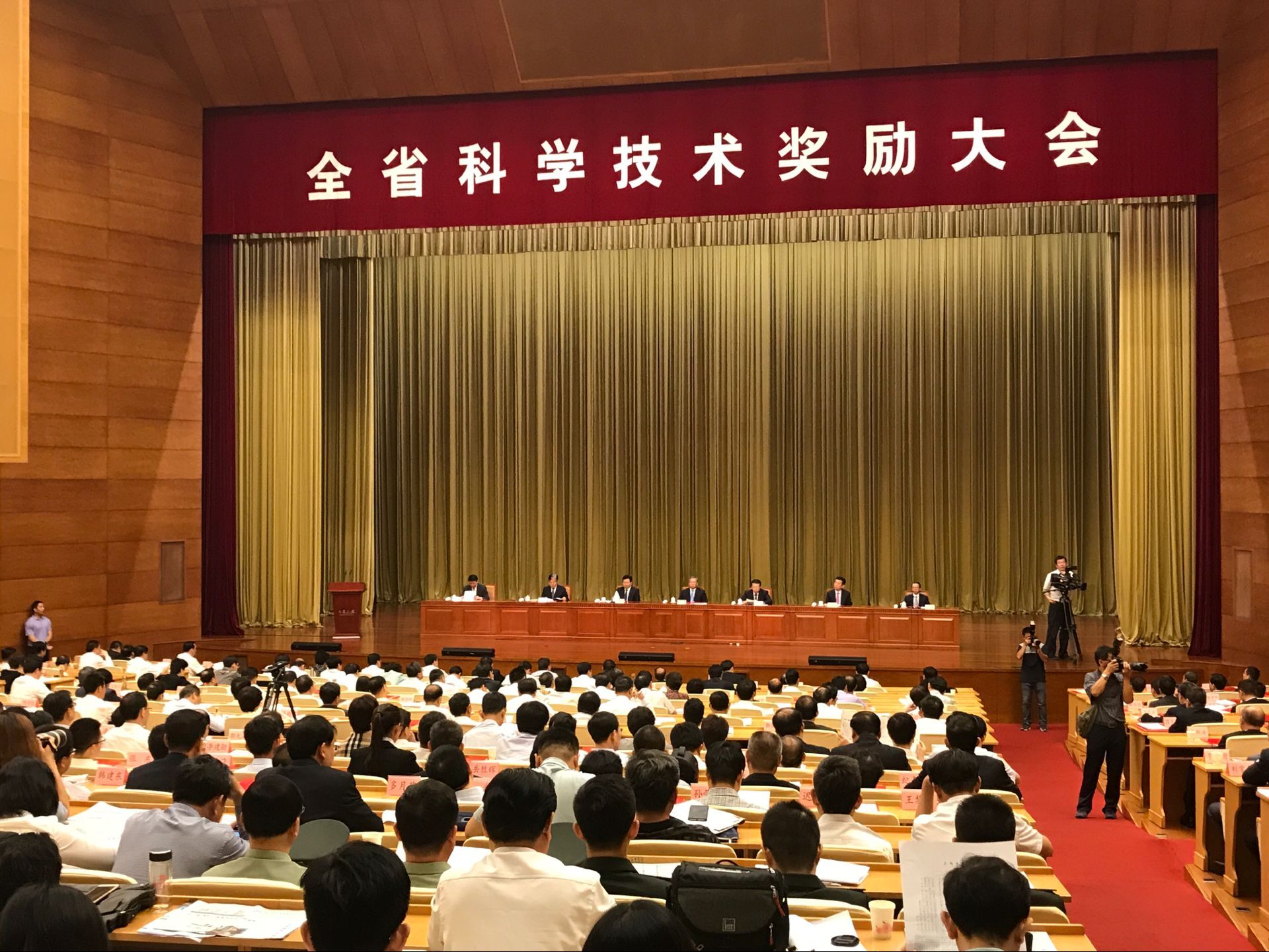 胡敦欣院士荣获山东省科学技术最高奖 