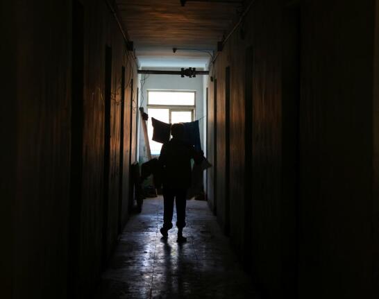 再见球磨铸铁 济南75岁老职工骑车3公里只为看最后一眼