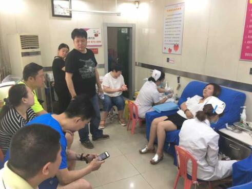 追踪报道：受伤工人今日13:30手术 术后或持续用血 