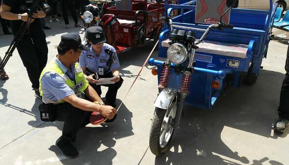 鲁ABK116！济南第一辆电动载货摩托车在天桥车管所成功挂牌