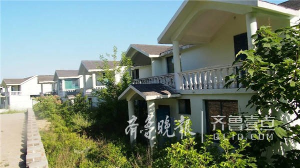 一半入住一半烂尾 济南南山46栋野别墅如何建起来的?