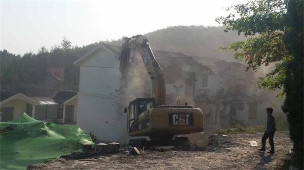 “微山湖”违建别墅群全拆除 所有业户均顺利搬离