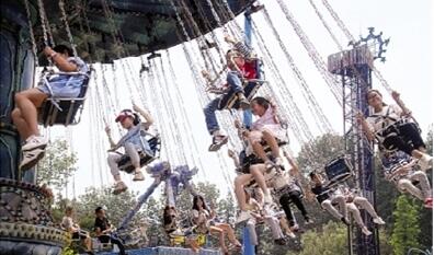 青岛：小长假第二天37景区纳客40万 沿海人气旺