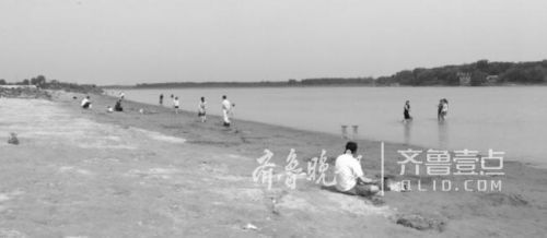 黄河游不温不火：数百米岸边不到百人 游乐园9点还未迎客