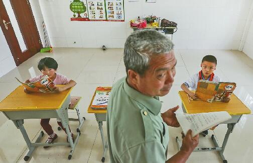 济南深山里两个娃的课堂！6个学生+3位老师“一对一”教学