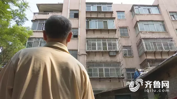 淄博大爷分房给闺女 儿子大闹：女儿不该争房子